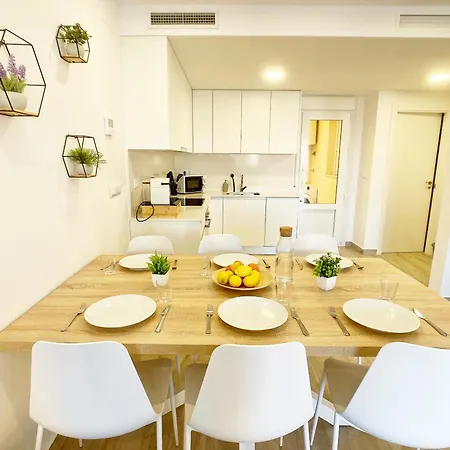 Spanish Connection - Miradores Del Puerto * 라망가델마르메노