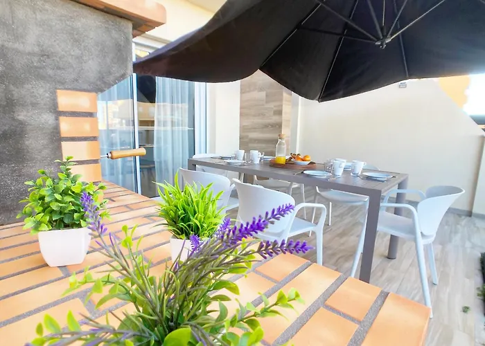 Spanish Connection - Miradores Del Puerto 라망가델마르메노